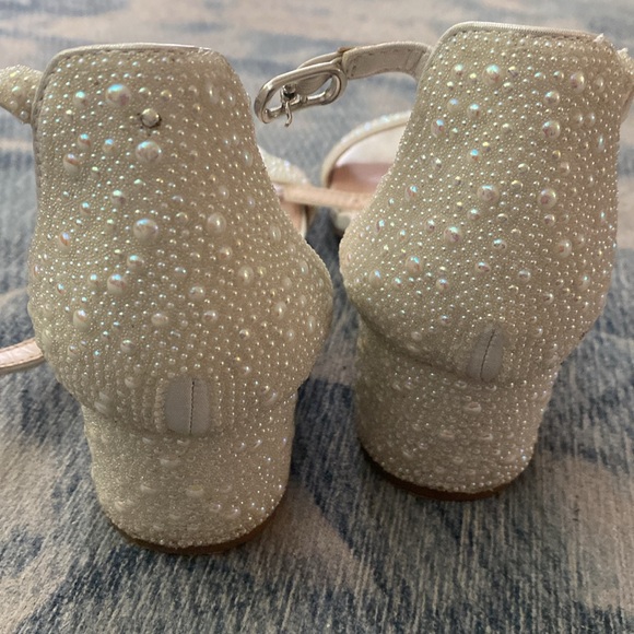 David Bridal shoes size 7 - worn - Picture 3 of 6